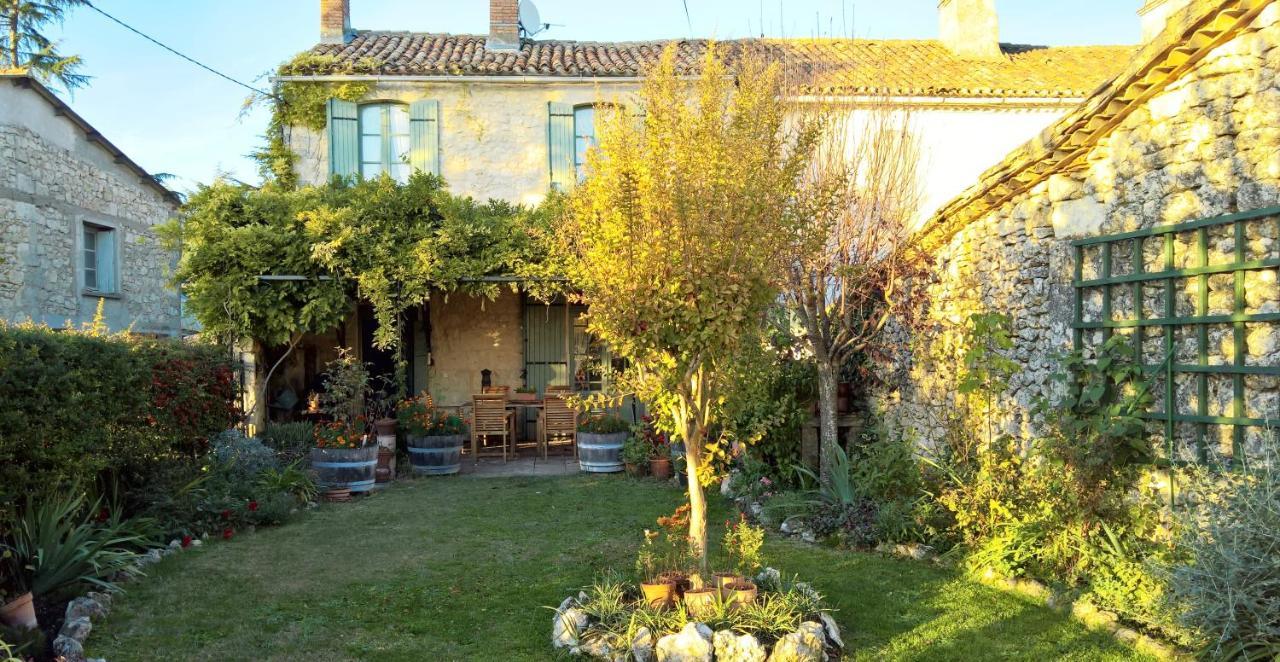 Les Glycines Bed & Breakfast Эиме Экстерьер фото